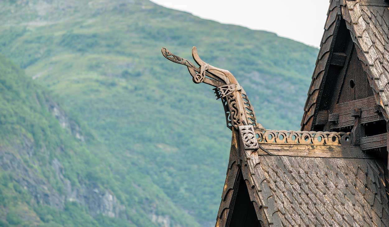 Stavkyrka guldkedja - kopia.jpg