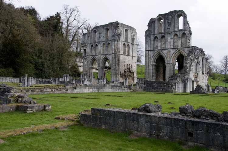 Roche_Abbey_09_2013.jpg